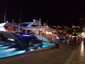 hvar-a1-v